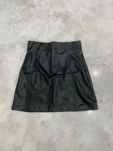 ZARA 가죽 스커트 S 사이즈