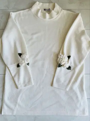 L'assiette 라셰트 꽃 모티브 귀여운 튜닉 풀오버