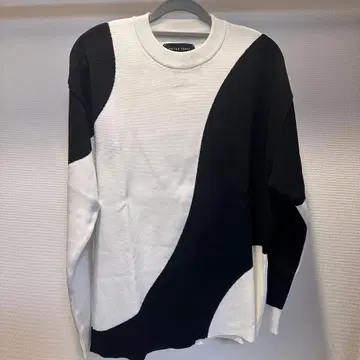 UNITED TOKYO 블랙/화이트 니트 스웨터