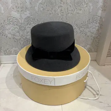 FOXEY 그레이 울 햇 벨벳 리본