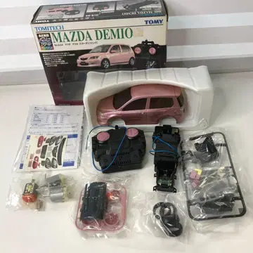 TOMYTEC MAZDA DEMIO 1/40 핑크