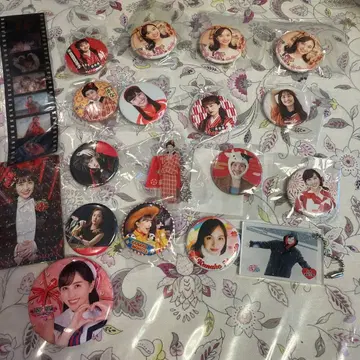 모모타 카나코 캔 배지 아크릴 키링 스티커 묶음 판매