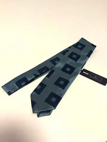 프랑코 바시 넥타이