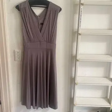 투모로우랜드 슬리브리스 원피스 38