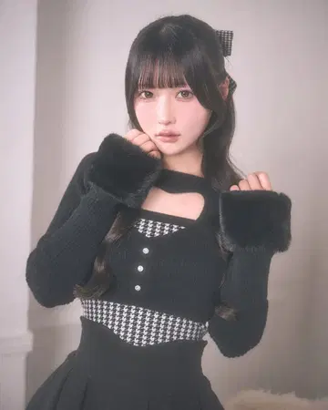 하트컷 하운드투스 체크 니트탑