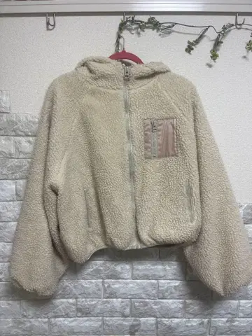 베이지 후드 부착 보아 자켓