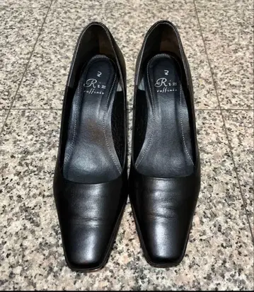 새상품급 Riz raffinee 블랙 하이힐 관혼상제 23.5EE
