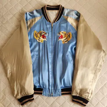 호랑이 자수 파랑 베이지 점퍼 스카잔