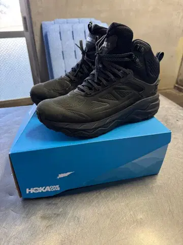 호카 챌린저 미드 고어텍스 와이드 28cm