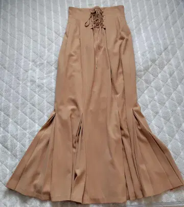 [ 새상품급 ] COCODEAL 베이지 하이웨스트 머메이드 스커트