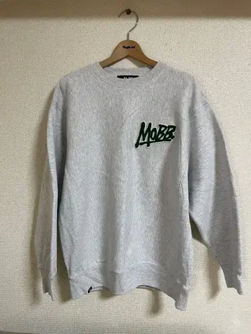 MOBB 그레이 맨투맨