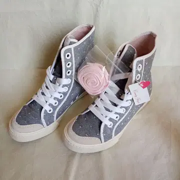 도트 무늬 그레이 하이컷 스니커즈