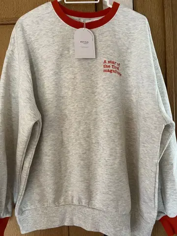 배색 로고 자수 맨투맨 (mysa closet) LL 사이즈 새상품.