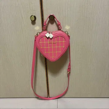 죠죠의 기묘한 모험 x 사만사 베가 트리쉬 우나 숄더백