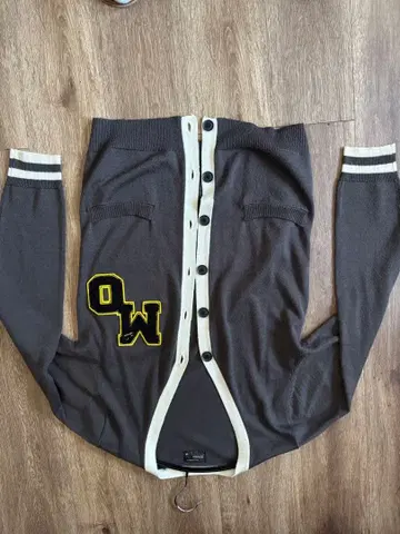 후즈 후 갤러리 M 사이즈 가디건