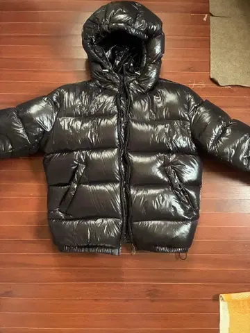 zara 후드 부착 블랙 다운 자켓