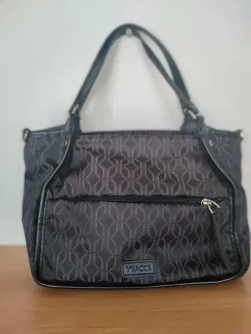 Y'SACCS 기하학 패턴 블랙 핸드백