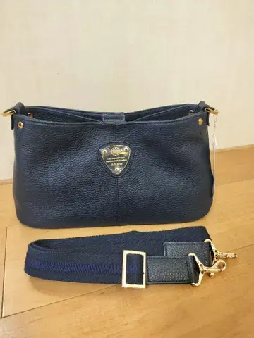 [미사용 새상품] ATAO 치비 chivy 네이비 숄더백