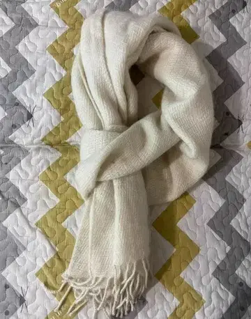 화이트 프린지 스톨