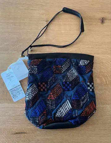 미나 페르호넨 drop pochette villag