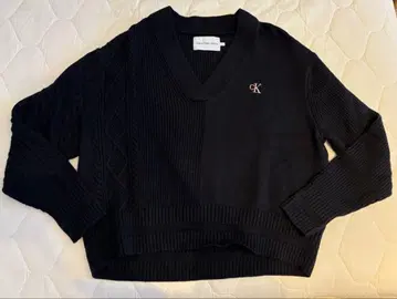 [한 번 착용] 캘빈클라인 니트 블랙 L 핑크 로고