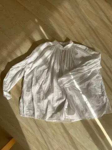 veritecoeur 화이트 코튼 셔츠