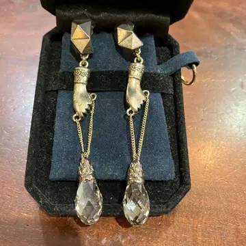 장 폴 고티에 귀걸이