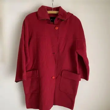 후드 부착 빨간색 울 코트