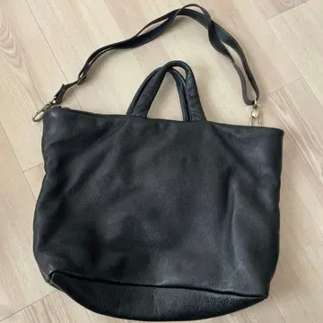 GENUINE LEATHER 블랙 가죽 토트백 숄더 끈 포함