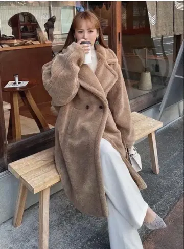 MOCOA S 테디 보아 코트 카멜