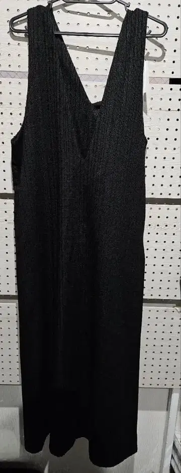 슬리브리스 V넥 롱 원피스