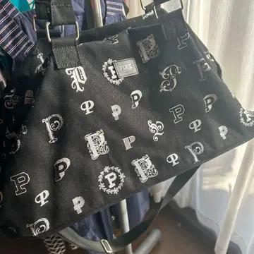 PINK 로고 프린트 보스턴 백 블랙 여행