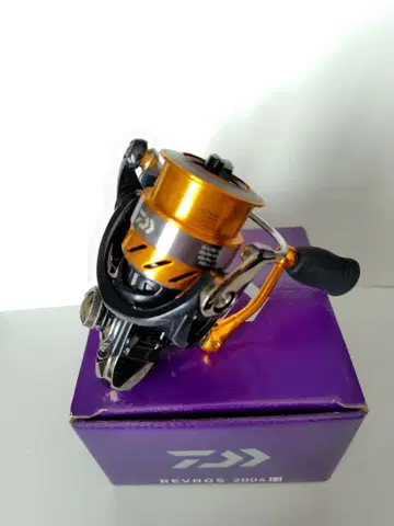 다이와 레브로스 2004H 스피닝 릴