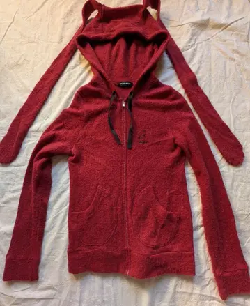 PEACE NOW 토끼 귀 레드 후드티