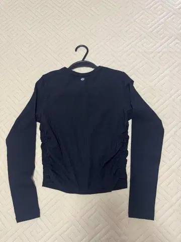 미사용 블랙 Lululemon 블랙 긴팔 사이드 개더 상의 4/XS