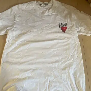 MOBB 하트 디자인 T셔츠 화이트
