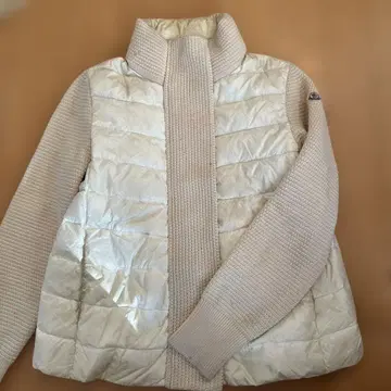 아이보리 다운 자켓 니트 소매