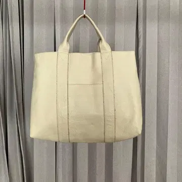아이보리 가죽 토트백