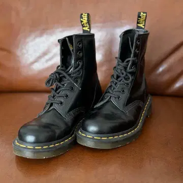 새상품급 닥터마틴 Dr.MARTENS 홀 부츠