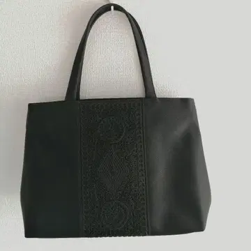 이와사 이와사 코드 자수 절개 토트백 블랙 포멀 관혼상제