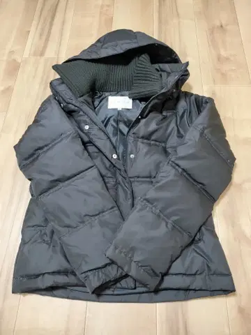 후드 부착 다운 자켓 M 사이즈