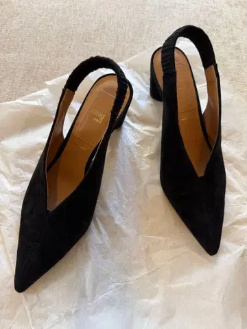 HENRI EN VARGO MONICA 펌프스