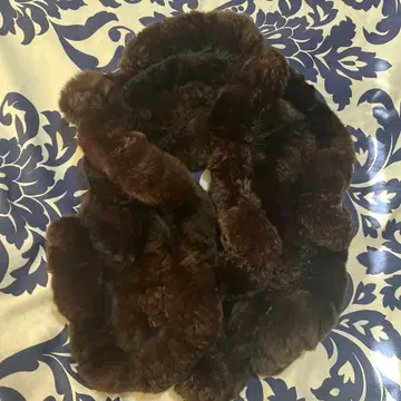 다크 브라운 퍼