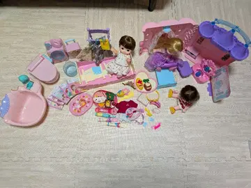 레민&소란, 코르네 3체와 가구 액세서리 포함 세트 판매