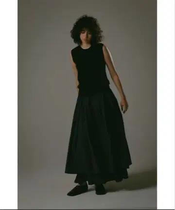 HER. 와셔 롱 스커트 /  / 네이비 / 소네 카나코 씨 착용