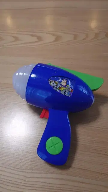 디즈니랜드 버즈 라이트이어 라이트