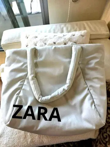 화이트 인조 가죽 빅 토트백