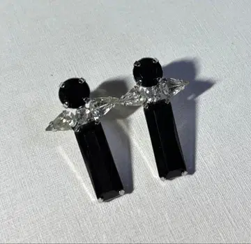 천사처럼 보이는 지오메트릭 디자인 귀걸이 (양쪽 귀용)