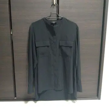 주말 한정 가격 Theory 블랙 긴팔 블라우스 프론트 포켓 부착