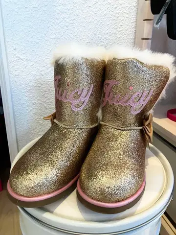 Juicy couture 라메 퍼 스노우 부츠